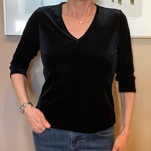 Women’s Anthropologie Black Velvety V-Neck Top, size L